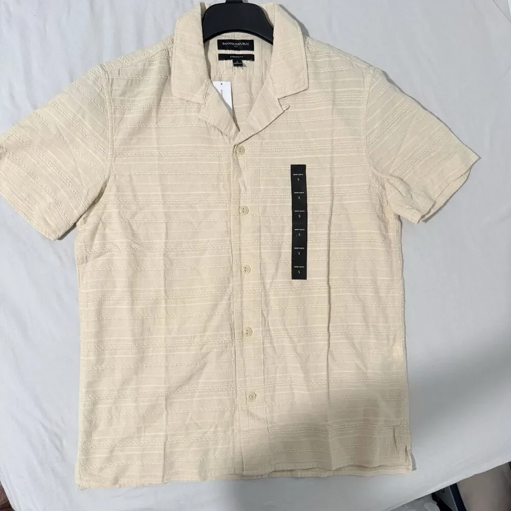 Banana Republic Men’s Short Sleeve Button Down Shirt In Beige Sz S NWT